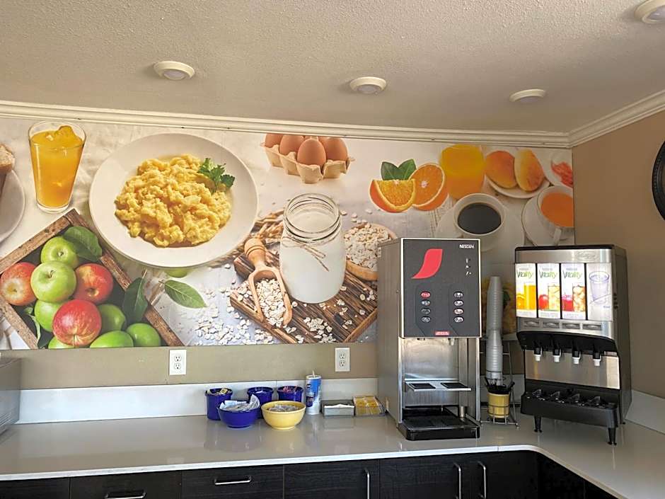 Days Inn by Wyndham St. Petersburg Central