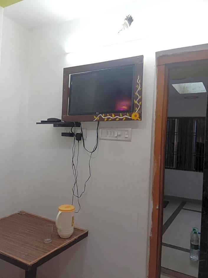 New Hotel Yatri Niwas – Varanasi, VA