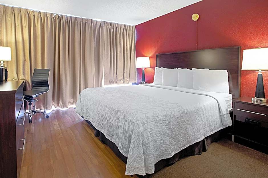 Red Roof Inn PLUS+ Wichita East