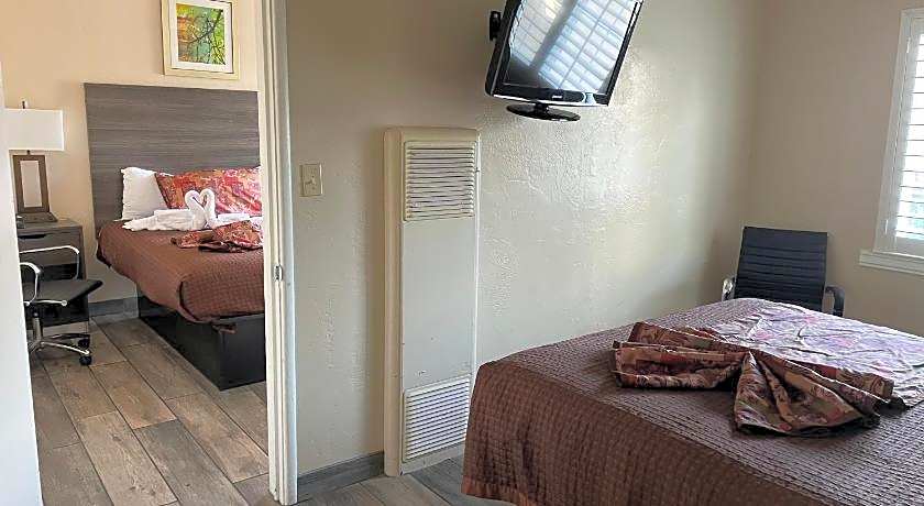 Holland Inn and Suites