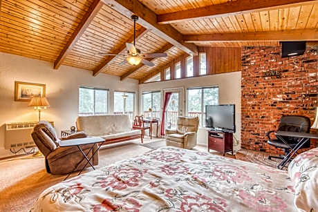 Quadruple Room with Mountain View