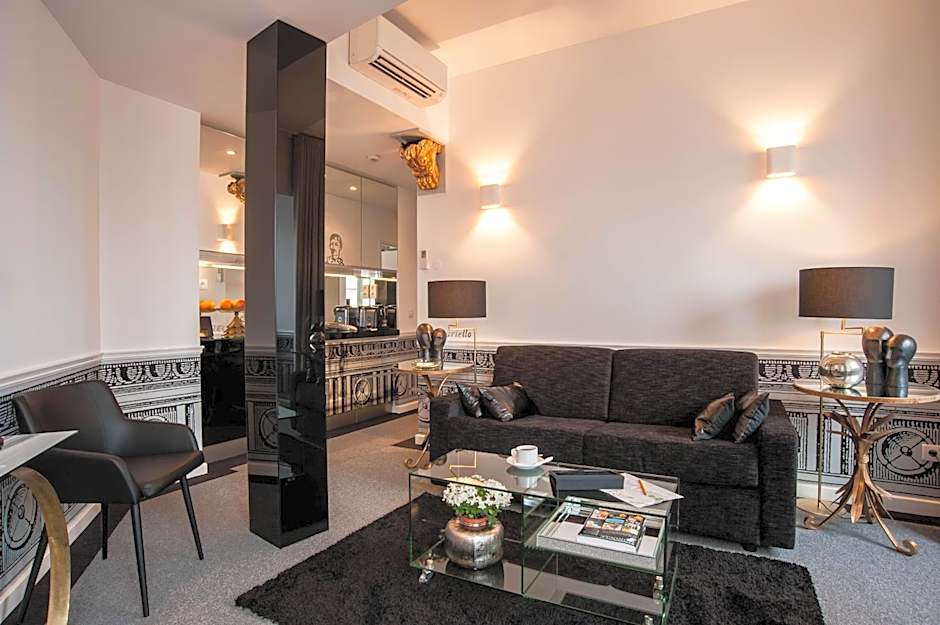 Teatro Boutique Rooms & Suites