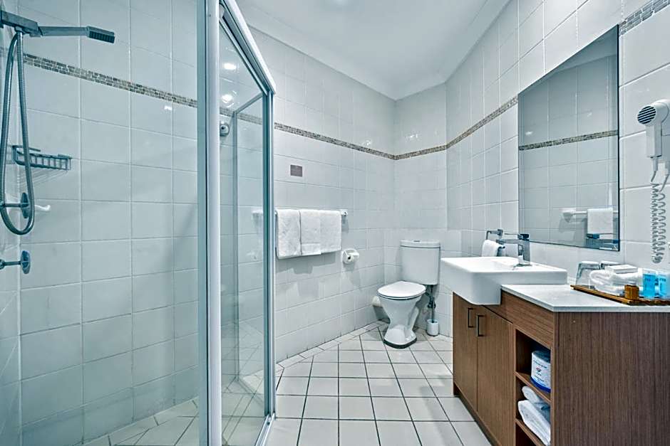 Terrigal Sails Serviced Apartments