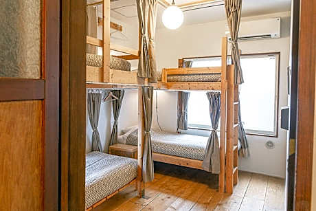 Bed in 4-Bed Mixed Dormitory Room