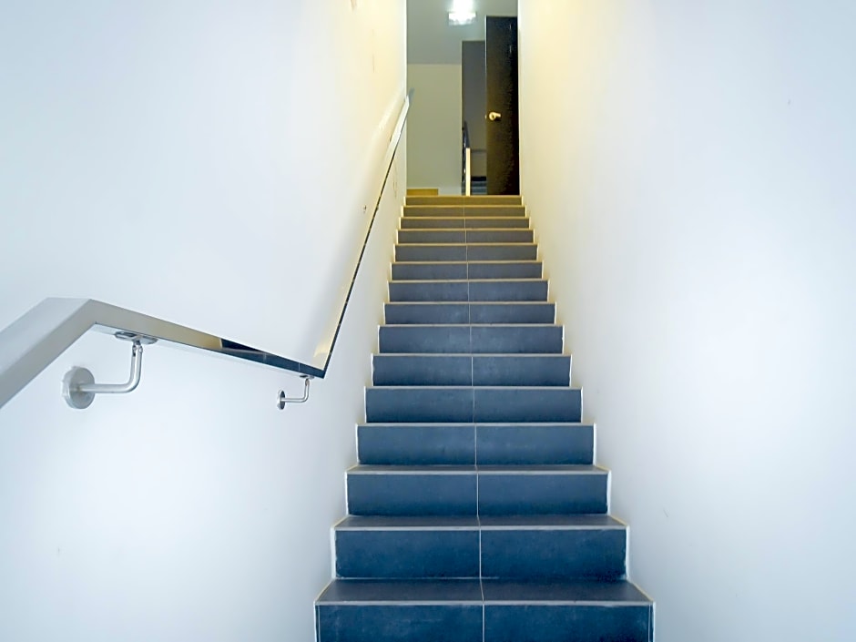 Super OYO 977 Hong Kong Suites