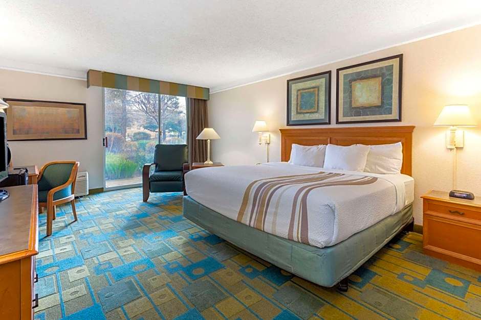 La Quinta Inn & Suites by Wyndham Redding