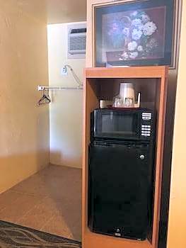 Sky Ranch Inn
