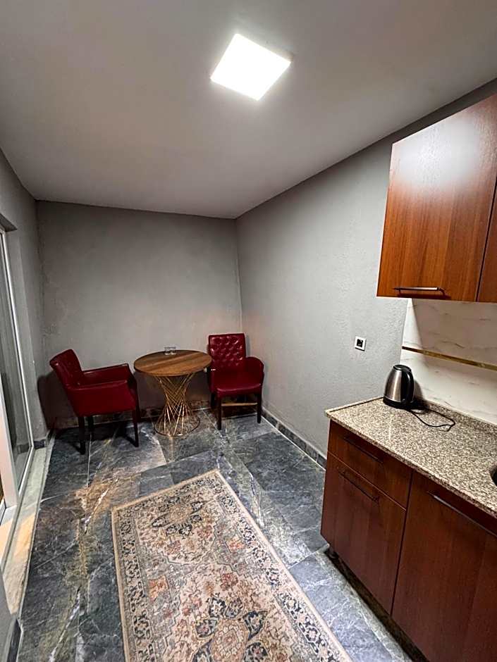 Gür Royal Suit Aparts