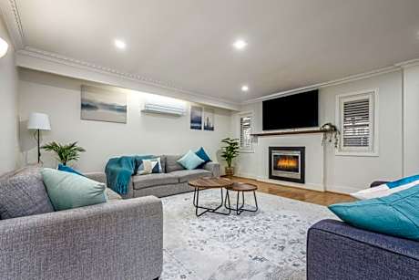 Serene and Spacious Retreat on the Hills