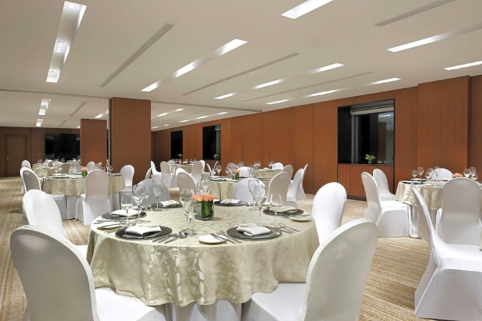 Hilton Bangalore Embassy Golflinks