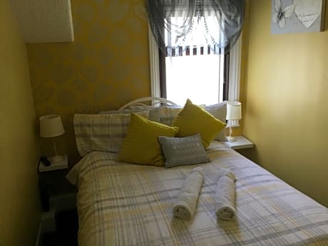 Standard Single Room with Shower