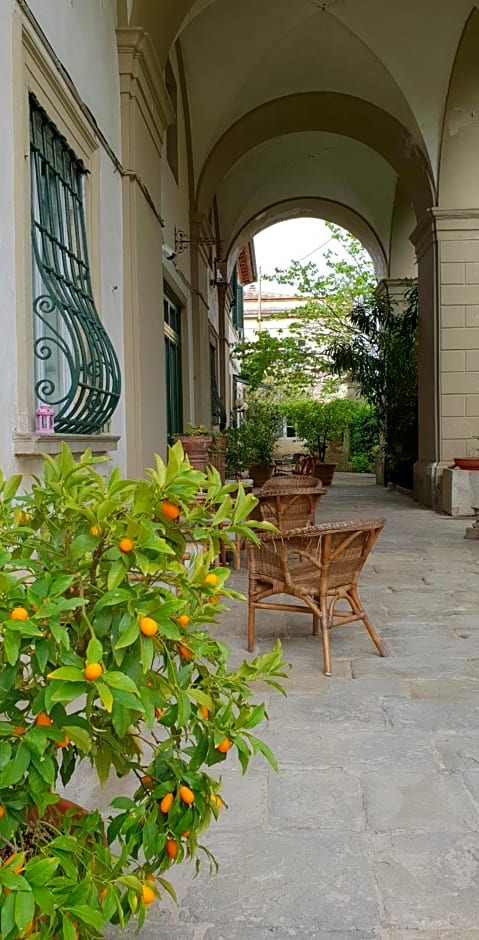 Villa La Dogana B&B di Charme - Historic Villa with a beautiful garden - private parking