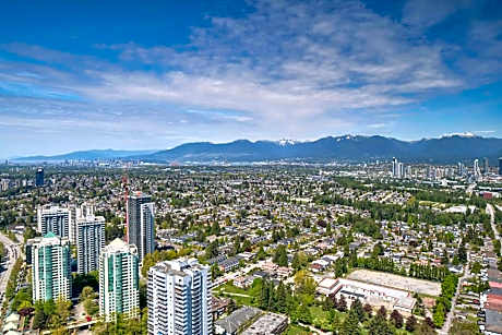 1 Bedroom Suite, 1 King, Sofa bed, Balcony