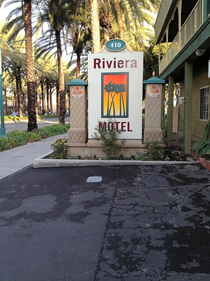 Riviera Motel