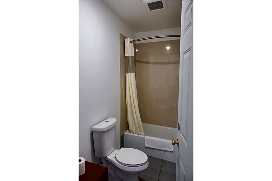 Premier Inn & Suites