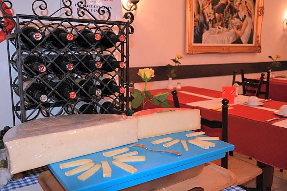 Hotel Dischma - FREE BUS AND TRAIN TICKET