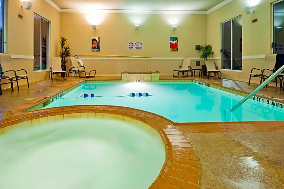 Holiday Inn Express Hotel and Suites Athens, an IHG Hotel