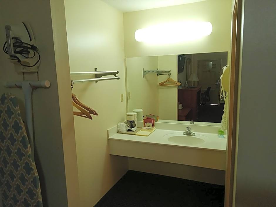 Country Hearth Inn & Suites Union City