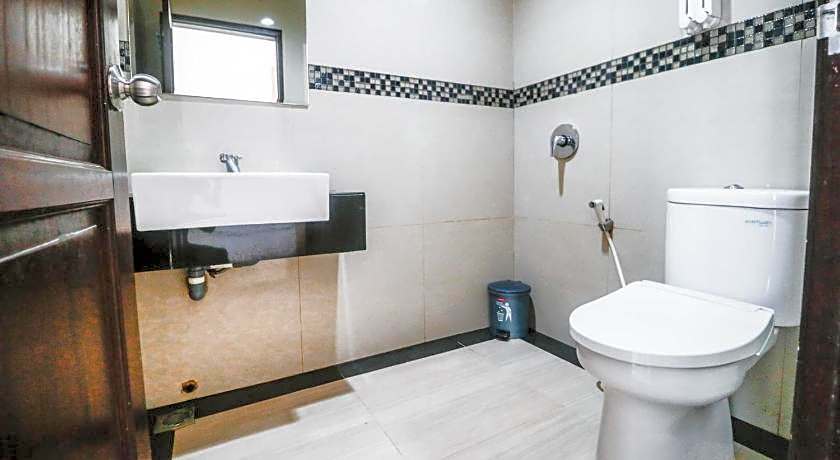 RedDoorz Plus near Universitas Negeri Makassar