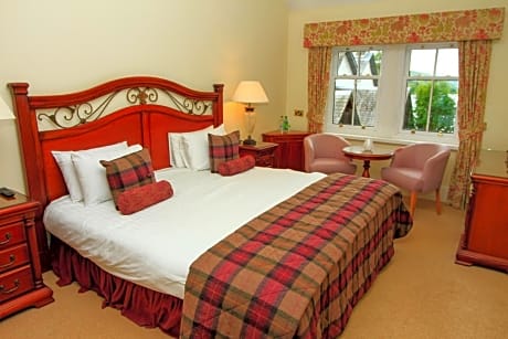 Double or Twin Room with Loch View