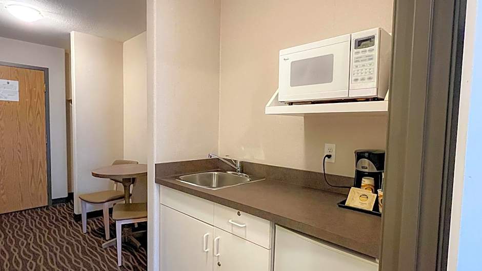 Super 8 by Wyndham Revelstoke BC