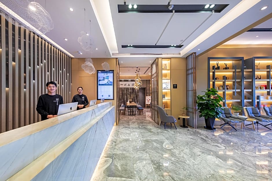 Atour Hotel Kunming Dian Lake