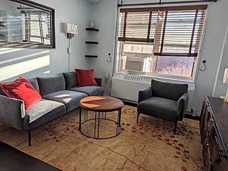 Fully renovated Manhattan gem