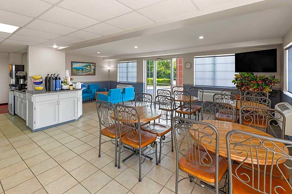 Days Inn by Wyndham Mountain Home