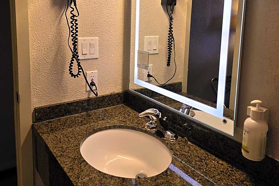 Super 8 by Wyndham Swift Current