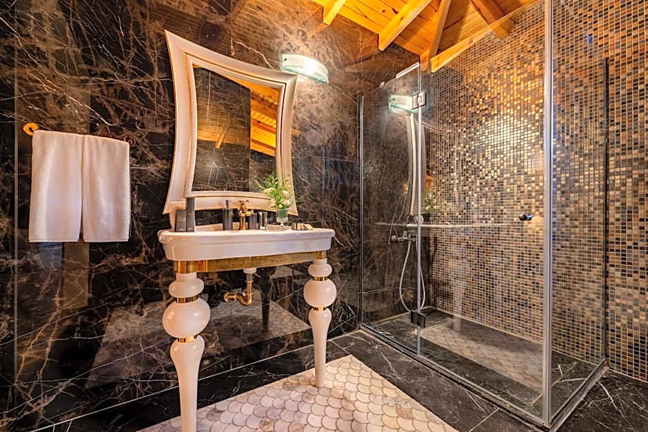 Les Ambassadeurs Hotel Casino&Marina