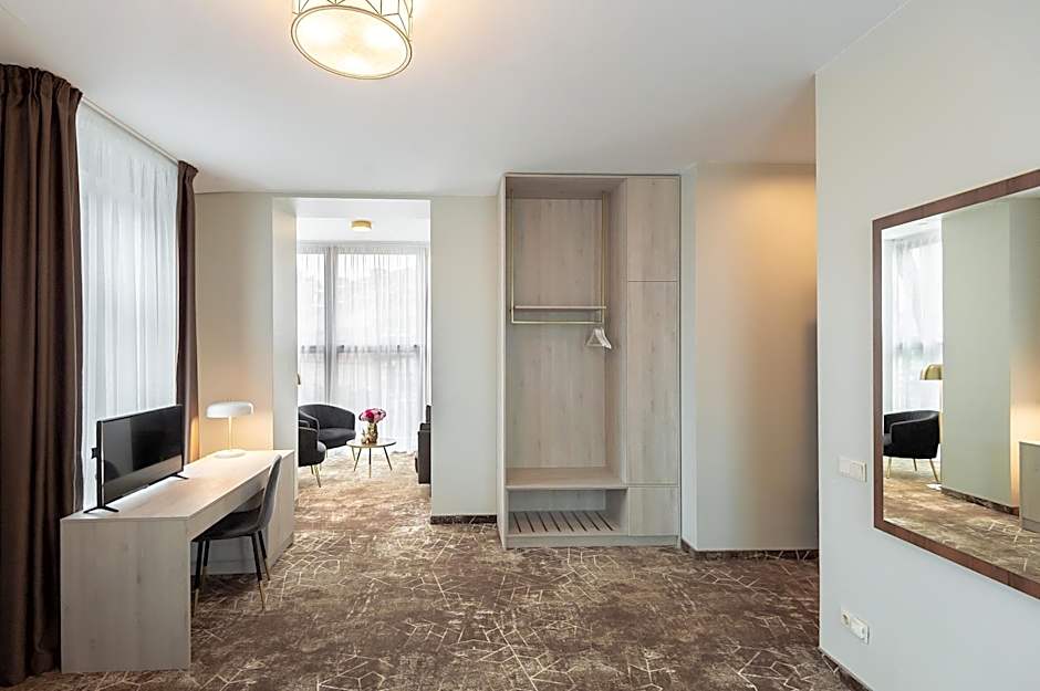 Photo 1 of 10 of Family Suite