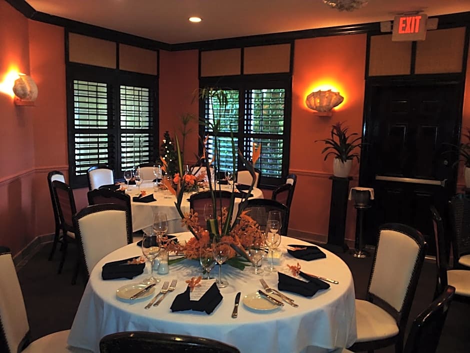 The Caribbean Court Boutique Hotel