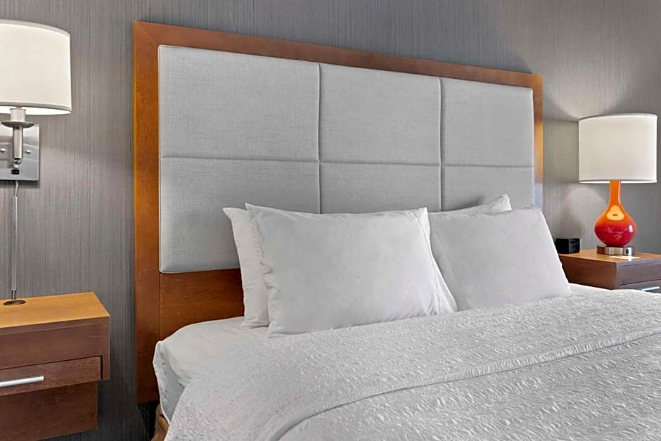 Hampton Inn And Suites By Hilton Columbus Scioto Downs, Oh