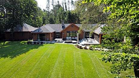 Haliburton Post House