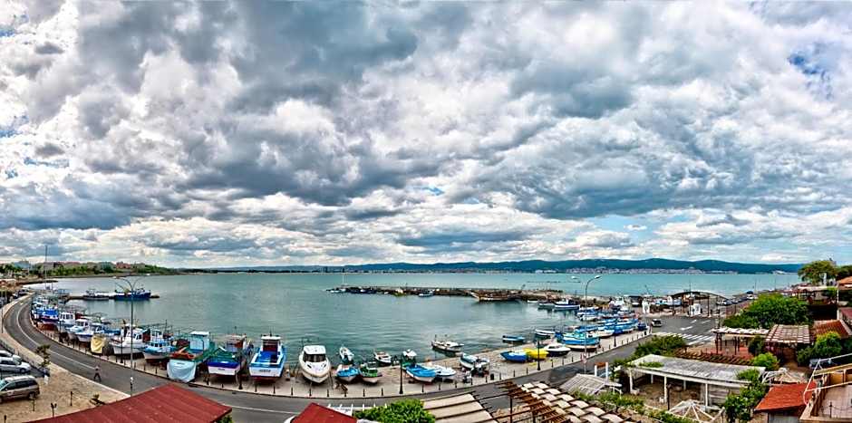 Panorama Blue Family Hotel and Free parking