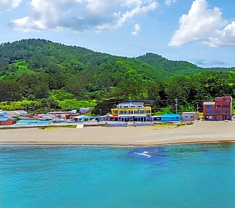 Sunrise#바닷가 해변앞#독채#단체#일출#낚시#키즈#촌캉스 숙소 (낙원별서)