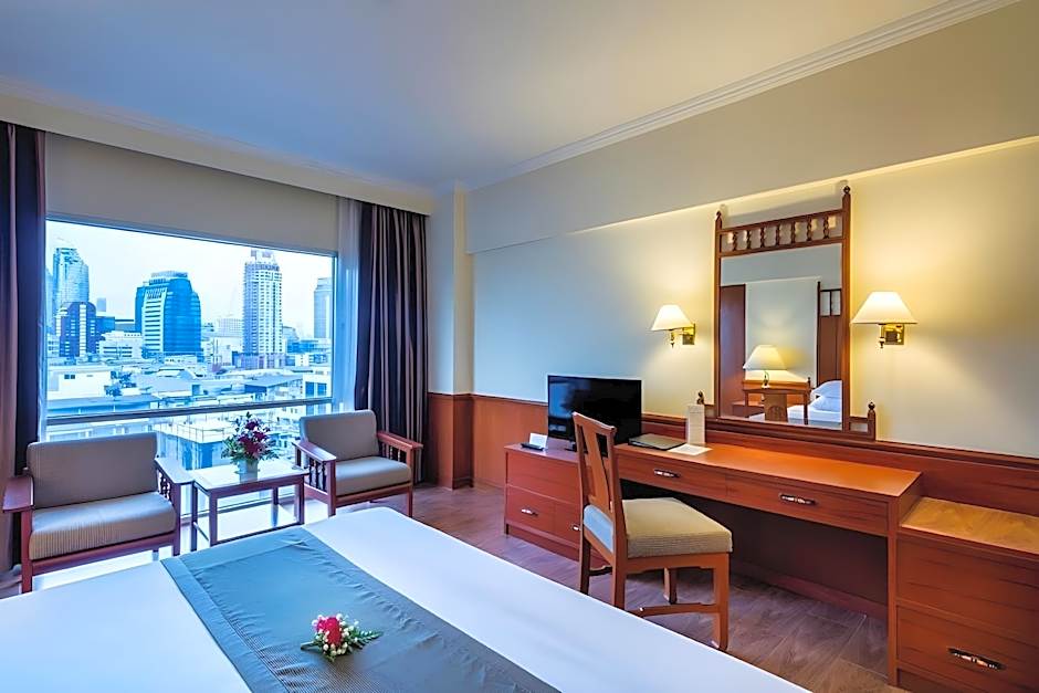 Bangkok Palace Hotel