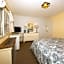 Simmons Motel and Suites
