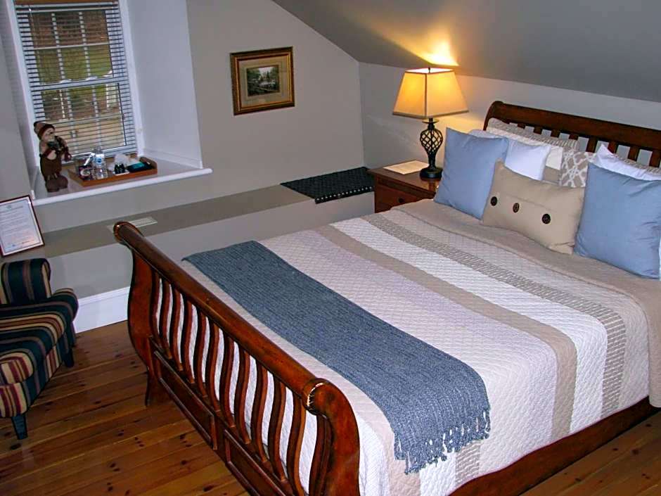 Clyde Hall Bed and Breakfast