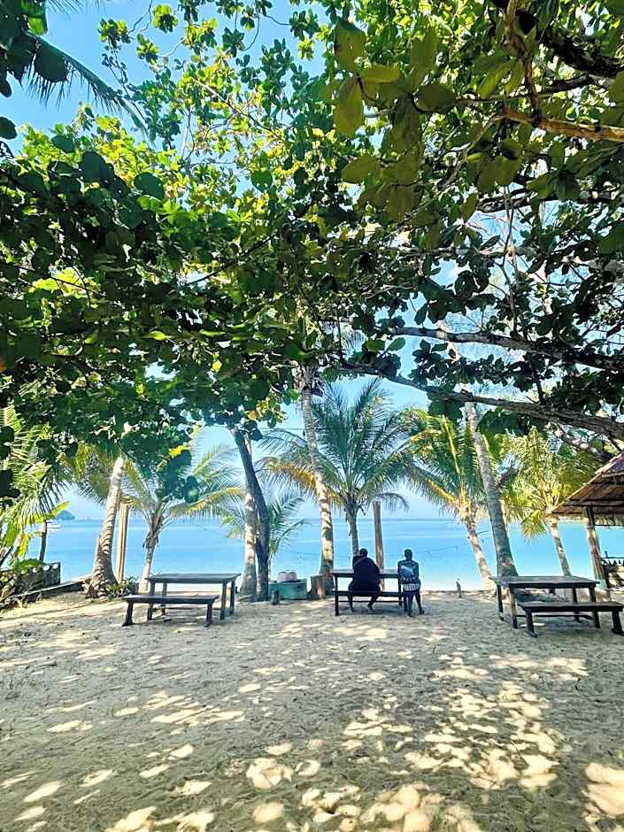 Sunny Cove Beach Resort Koh Phayam
