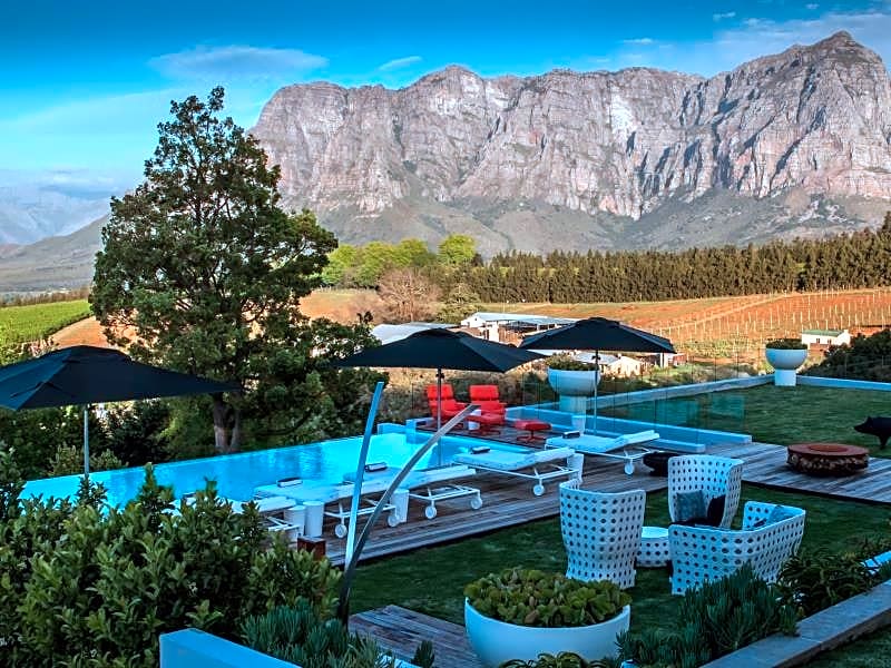 Clouds Wine And Guest Estate