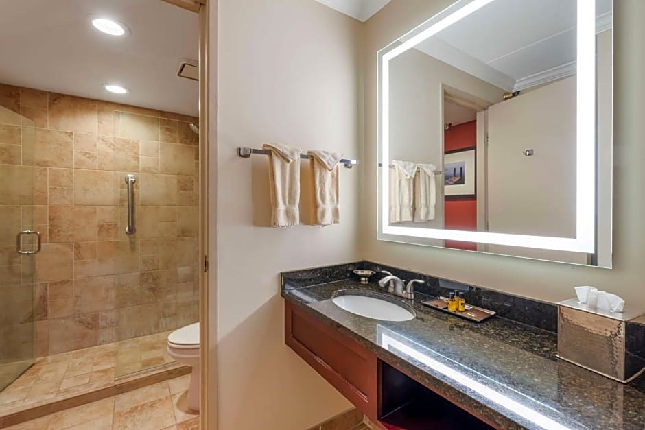 Best Western Plus White Bear Country Inn