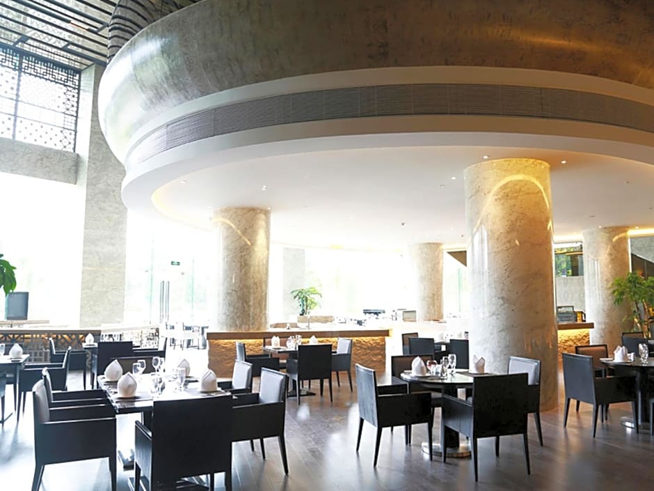 Ramada Plaza Liuzhou Liudong Hotel