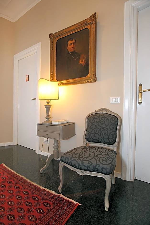 Amica Roma Guest House