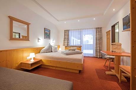 Double Room with Mountain View