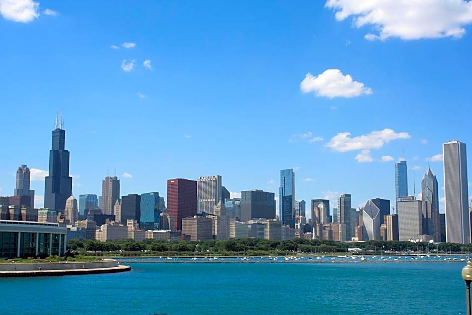 La Quinta Inn & Suites by Wyndham Chicago Downtown