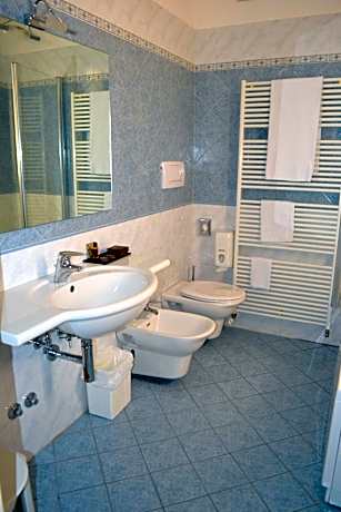 Double Room (1 Adult)