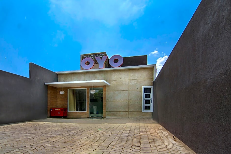 Urbanview Stay H jakal by RedDoorz – Sleman, MN