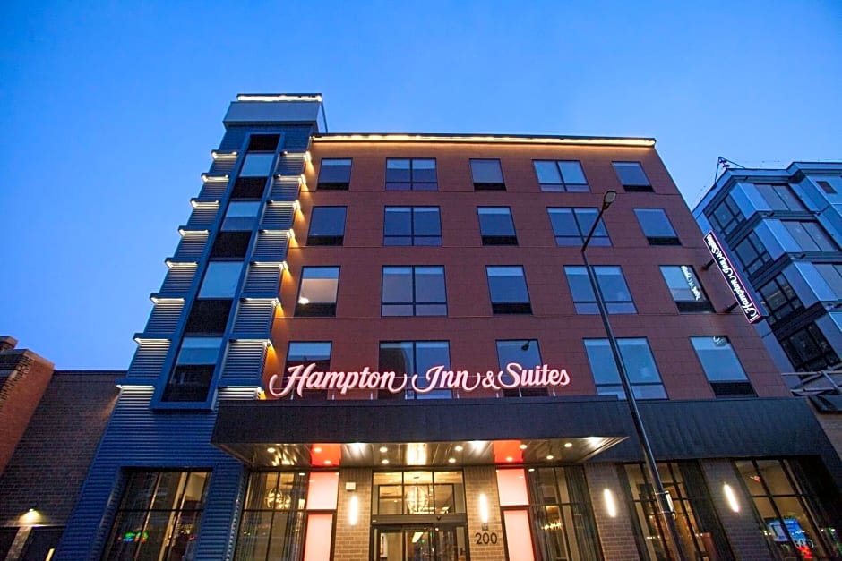 Hampton Inn and Suites by Hilton Downtown St Paul MN