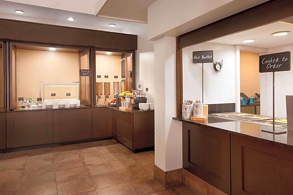 Embassy Suites by Hilton Baltimore-At BWI Airport